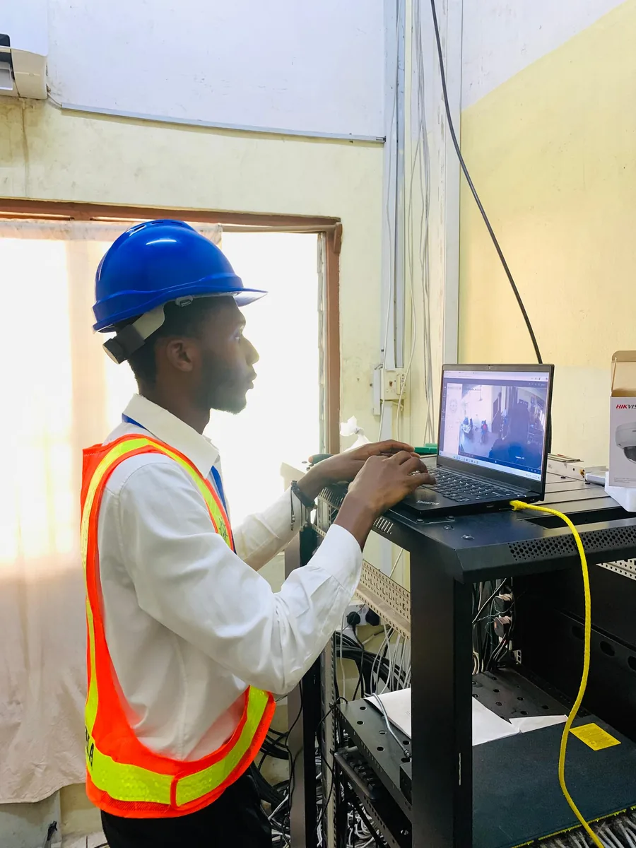 Configuring equipment on a network rack, GPHA
